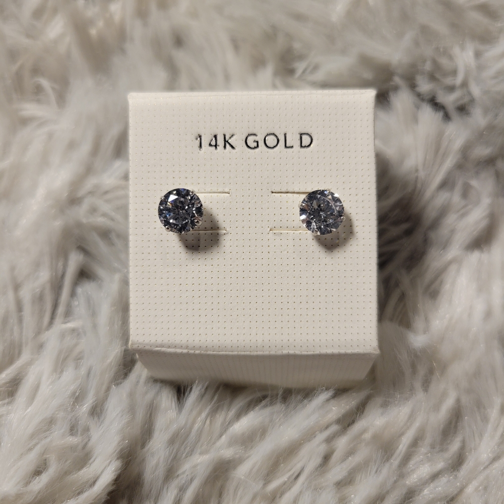 14K Gold Round Cubic Zirconia Stud Earrings – Classic Solitaire, New (A011)